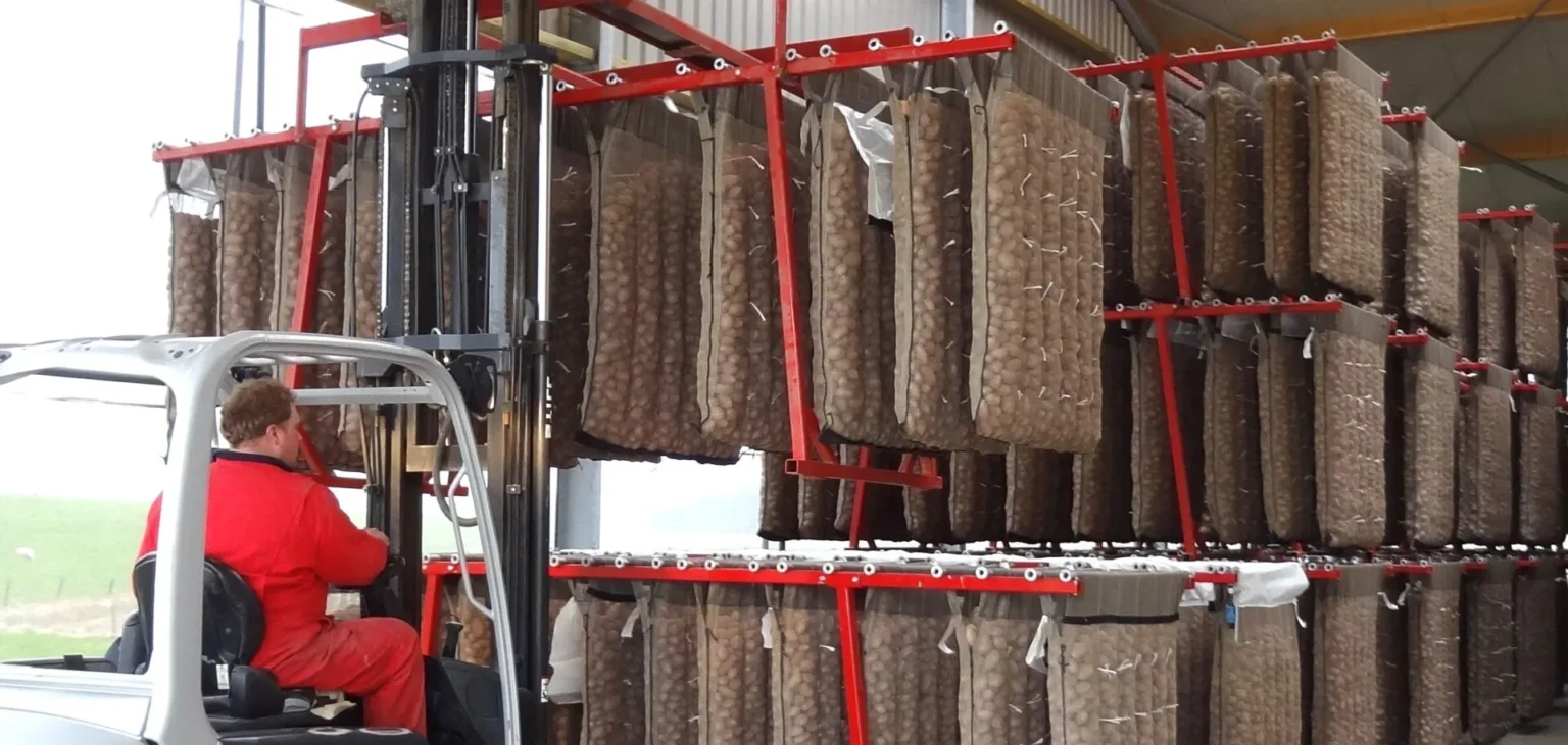 3-Hoog stapelen in een trekschuur